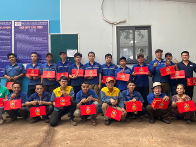 TRAO BÁNH TRUNG THU – TRAO TÌNH YÊU THƯƠNG